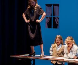 ATELIER ZOMER- THEATER playtime-nesten-_c__BenvanDuin__2_